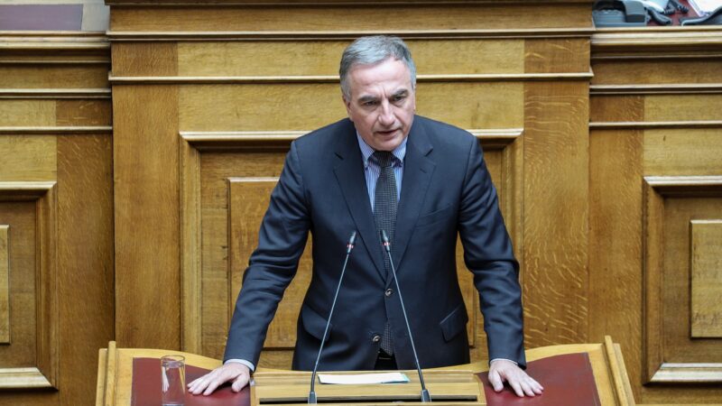 Καλαφάτης: “Ανεβαίνουμε την τελευταία ανηφόρα του κακοτράχαλου δρόμου της πανδημίας”