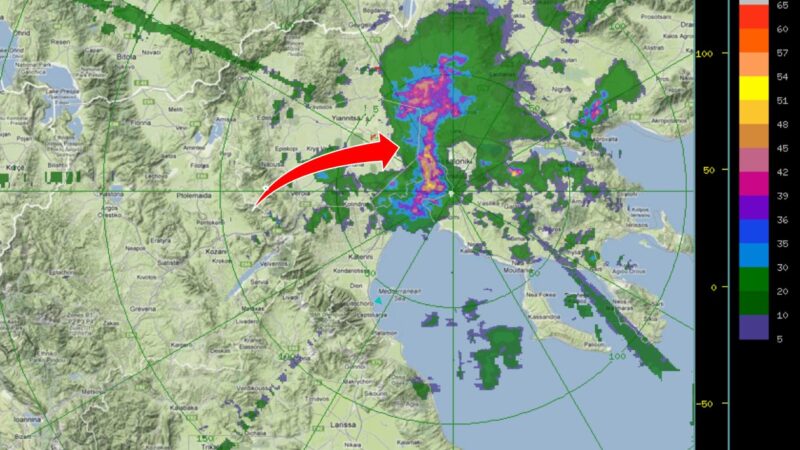 ΤΩΡΑ: Στο επίκεντρο των μπουρινιών ο Θερμαϊκός