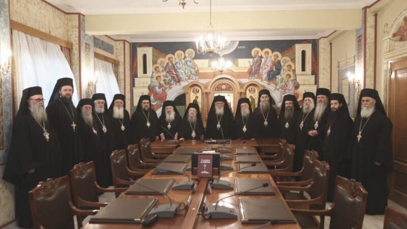 Ολοταχώς προς υποχρεωτικό εμβολιασμό των κληρικών