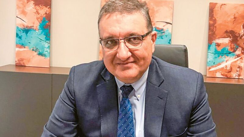Εξαδάκτυλος για διακοπές: ” Από αυτή την εβδομάδα θα δούμε κάποια επίπτωση σε νοσηλείες και εισαγωγές”