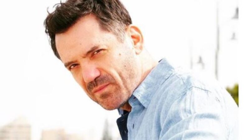 ΕΡΧΕΤΑΙ: Ο Θάνος Καλλίρης στο “Lupo Di Mare”, στην Αγία Τριάδα! (ΒΙΝΤΕΟ)