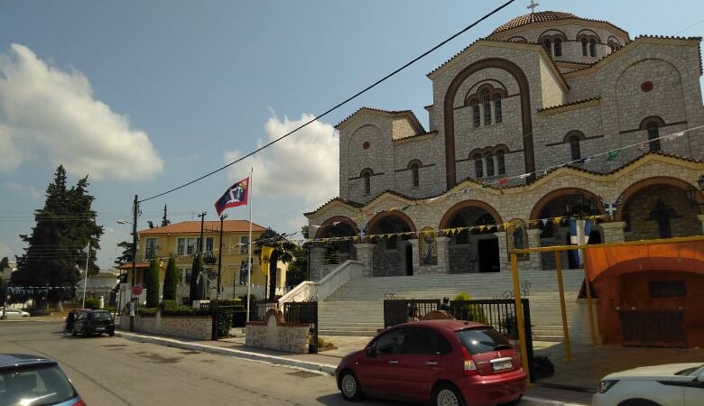 Πολύς κόσμος από το πρωί για ένα κεράκι στην Παναγιά της Μηχανιώνας (ΒΙΝΤΕΟ)