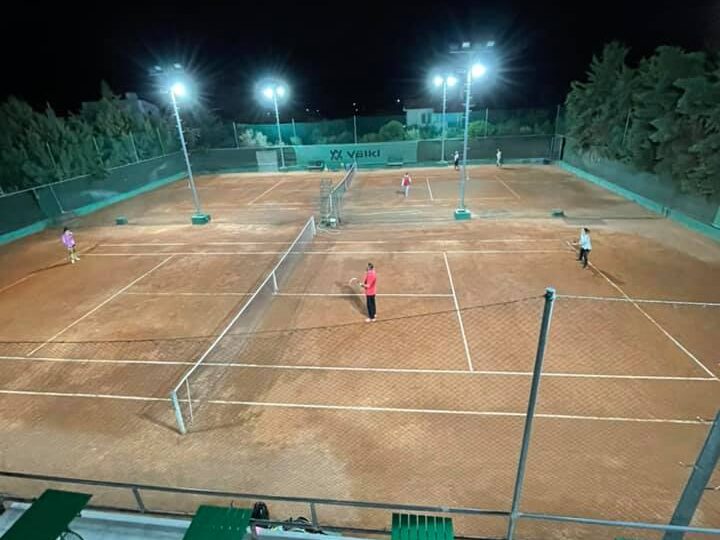 Στο TFF Tennis Academy απολαμβάνεις το άθλημα μέχρι αργά…