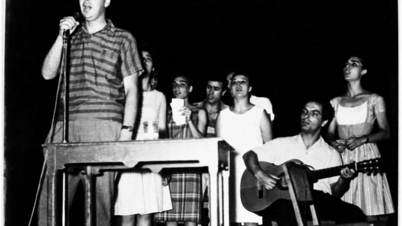 Ενα τραγούδι για τον Μίκη στην Περαία (ΒΙΝΤΕΟ)