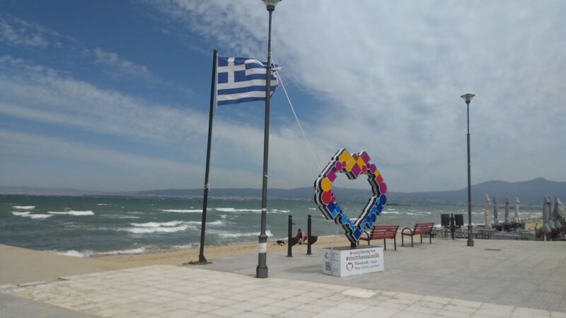 Χωρίς νερό η παραλία της Περαίας