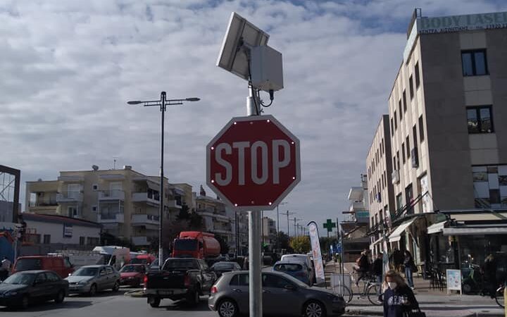 Πέντε πινακίδες LED σε διασταυρώσεις της Περαίας