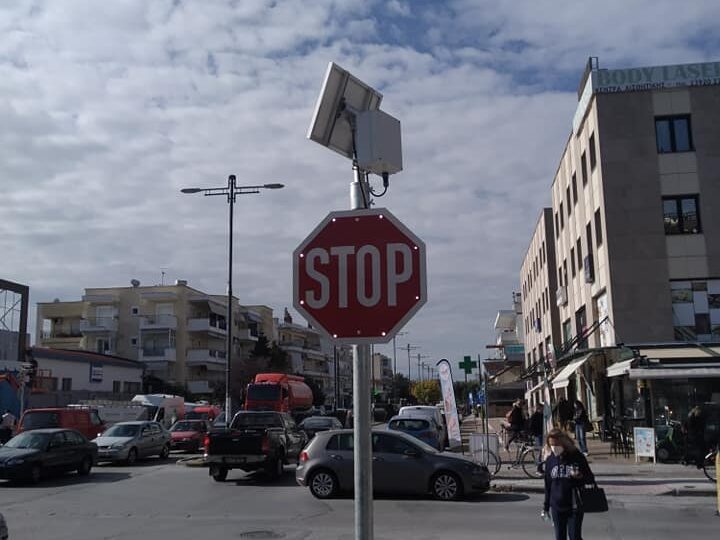 Πέντε πινακίδες LED σε διασταυρώσεις της Περαίας