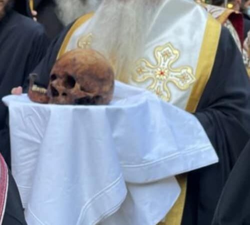 Στα χέρια του Μητροπολίτη Ιουστίνου η κεφαλή του γέροντος Ιωσήφ