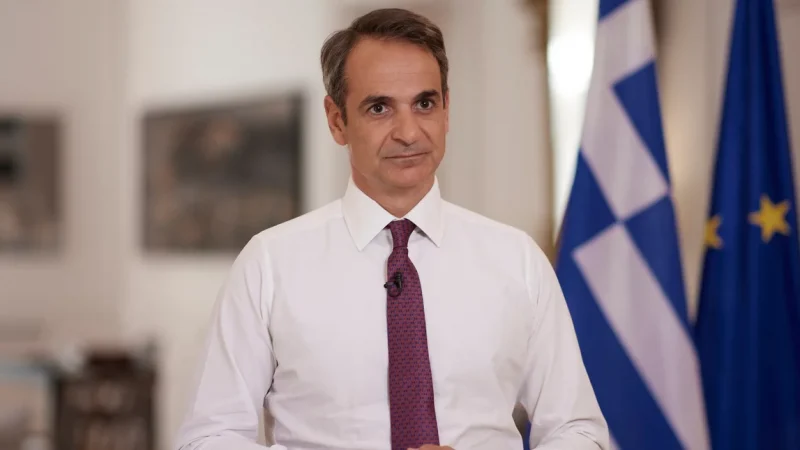 Κάνει την τρίτη δόση του εμβολίου ο Μητσοτάκης