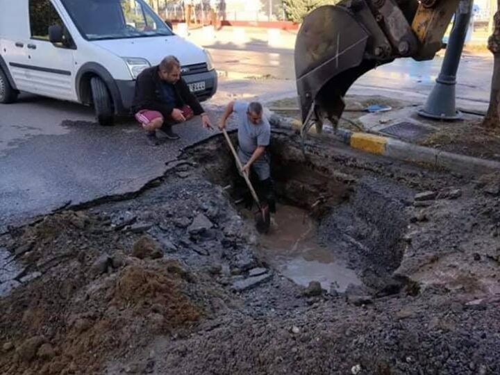 Κυριακάτικη τρύπα στην Περαία λόγω βλάβης στο κεντρικό δίκτυο ύδρευσης