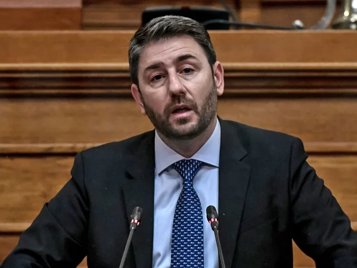 Πρωταγωνιστής εν τη απουσία του ο Νίκος Ανδρουλάκης στη συζήτηση της Βουλής
