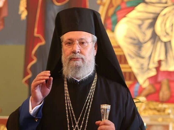 Απόφαση Αρχιεπισκόπου Κύπρου: Εκτός Εκκλησίας οι ανεμβολίαστοι ιερείς