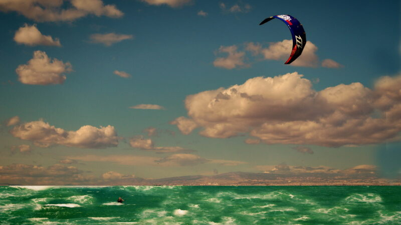 Η ΣΤΗΛΗ ΤΗΣ ΕΙΚΟΝΑΣ: “Δήμος Θερμαϊκού-kitesurfing”