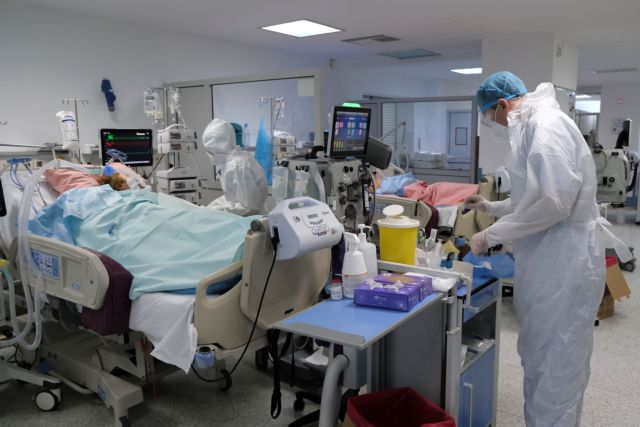 Ασφυξία στα νοσοκομεία λόγω κρουσμάτων & θετικών υγειονομικών – Αντιδράσεις για την πενθήμερη καραντίνα (BINTEO)