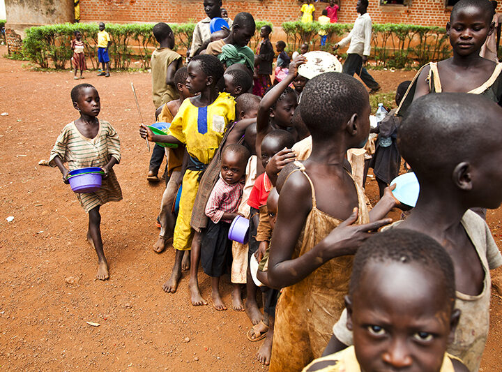 Υποχρεωτικός ο εμβολιασμός κατά του κορωνοϊού στην Ουγκάντα
