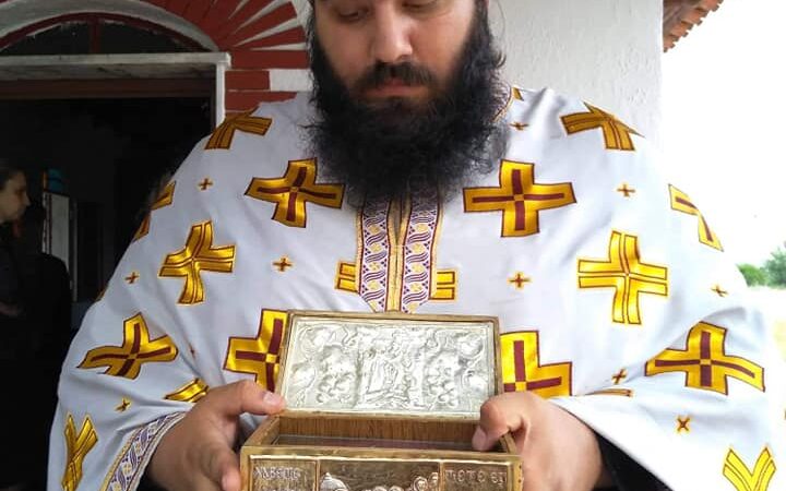 Φεύγει από το Αγγελοχώρι ο πάτερ Δαμασκηνός Παπαδόπουλος