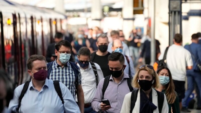 Διχάζονται οι επιστήμονες για την κατάργηση του πιστοποιητικού και της μάσκας (BINTEO)