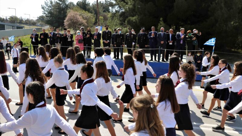 Στιγμές από την κεντρική παρέλαση του Δήμου Θερμαϊκού (ΦΩΤΟ)