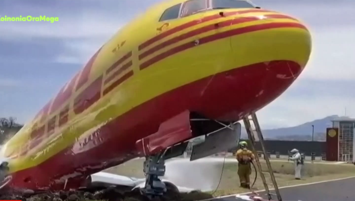 Συγκλονιστικό βίντεο: Αεροσκάφος κόβεται στα δύο κατά την προσγείωση (ΒΙΝΤΕΟ)