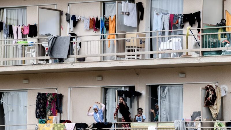 Αδειάζουν διαμερίσματα που φιλοξενούν μετανάστες στους Δήμους Θέρμης και Θερμαϊκού