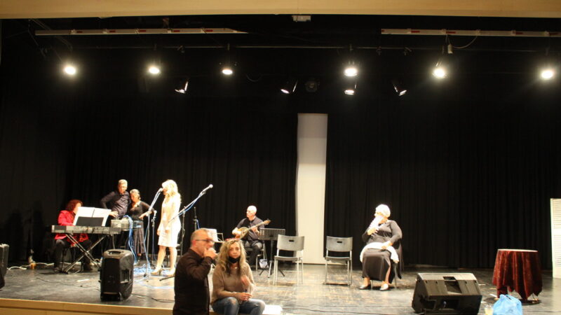 Backstage από την παράσταση-αφιέρωμα στον Μιχάλη Σογιούλ-Αύριο στην Επανομή (ΦΩΤΟΡΕΠΟΡΤΑΖ)