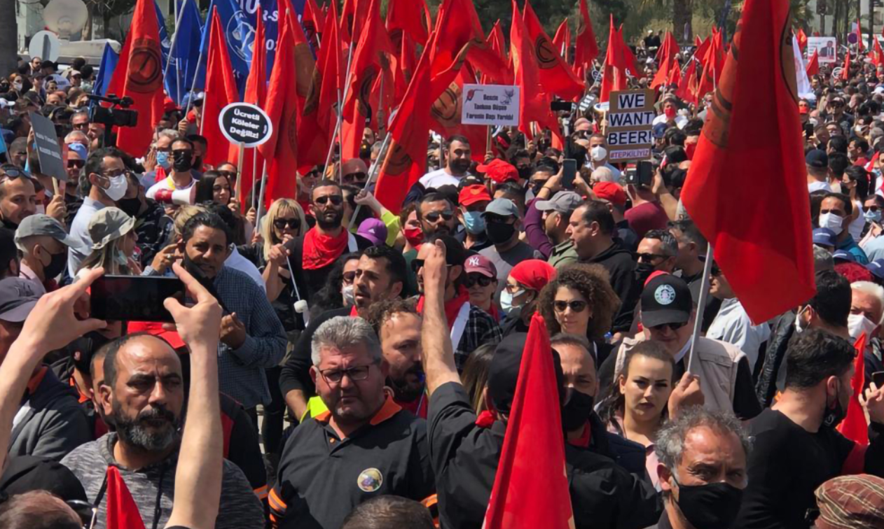 Διαδηλώνουν κατά του Ερντογάν και στα Κατεχόμενα-Χάνει παντού τον έλεγχο ο “Σουλτάνος” (ΒΙΝΤΕΟ)