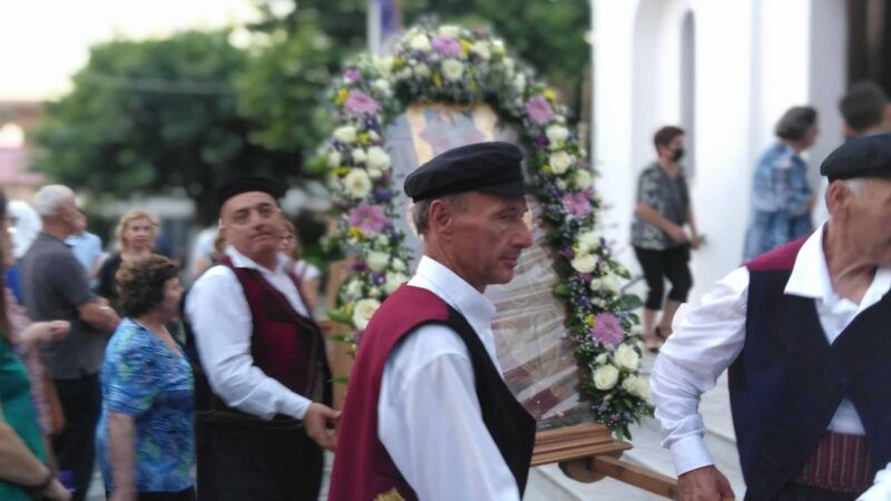 Γέμισε κόσμο η Αγία Τριάδα για την λιτανεία και το πανηγύρι (ΦΩΤΟΡΕΠΟΡΤΑΖ)
