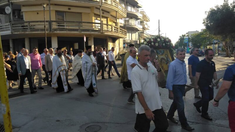 Η περιφορά της ιεράς εικόνας των Αγίων Πέτρου και Παύλου στην Περαία (ΒΙΝΤΕΟ+ΦΩΤΟ)