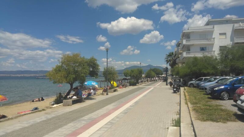 Είναι ωραία για μπάνιο στην Περαία!