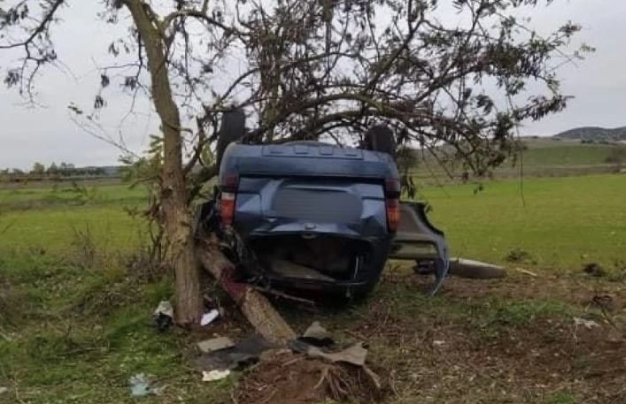 Νεκρός 31χρονος νέος στην Καρδία-“Καρφώθηκε” σε δέντρο τα ξημερώματα