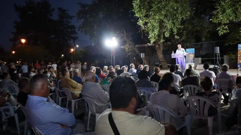 Γεμάτη η πλατεία των Βασιλικών για τον Σάββα Αναστασιάδη (ΦΩΤΟΡΕΠΟΡΤΑΖ)