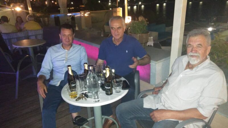 Χαλαρά στη Μηχανιώνα Ζαβέρκος, Αναστασιάδης, Καπλάνης