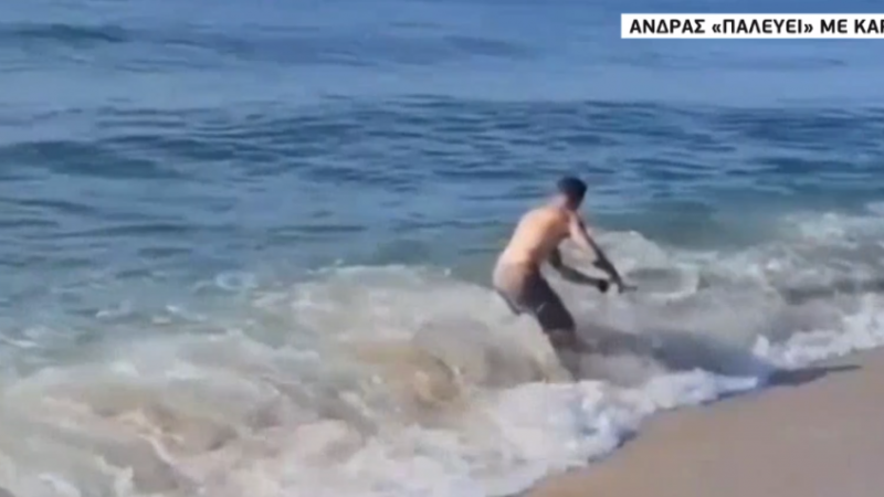 Βίντεο-σοκ! Ανδρας παλεύει με καρχαρία (ΒΙΝΤΕΟ)