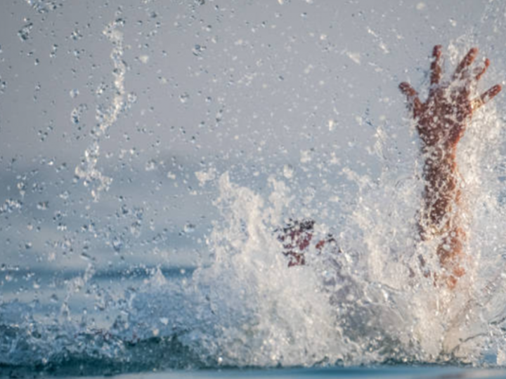 Κι όμως οι Ελληνες δεν ξέρουν να κολυμπούν:  «Μαύρο» ρεκόρ πνιγμών τη φετινή χρονιά – Στοιχεία σοκ (ΒΙΝΤΕΟ)