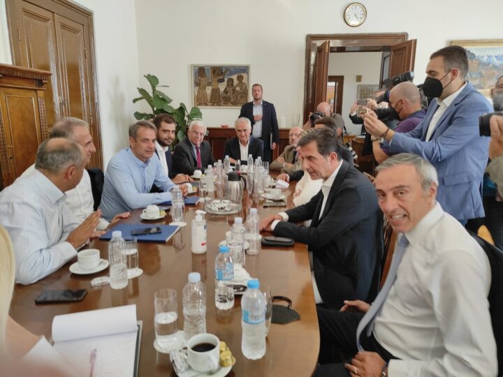 “Κλικ” από τη συνάντηση του Πρωθυπουργού με Αναστασιάδη, Βαρτζόπουλο και Καράογλου