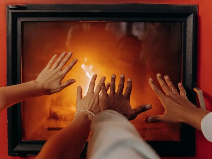 Θέρμανση: Τι συμφέρει περισσότερο μία τετραμελή οικογένεια για να ζεσταθεί – Αναλυτικά παραδείγματα (ΒΙΝΤΕΟ)