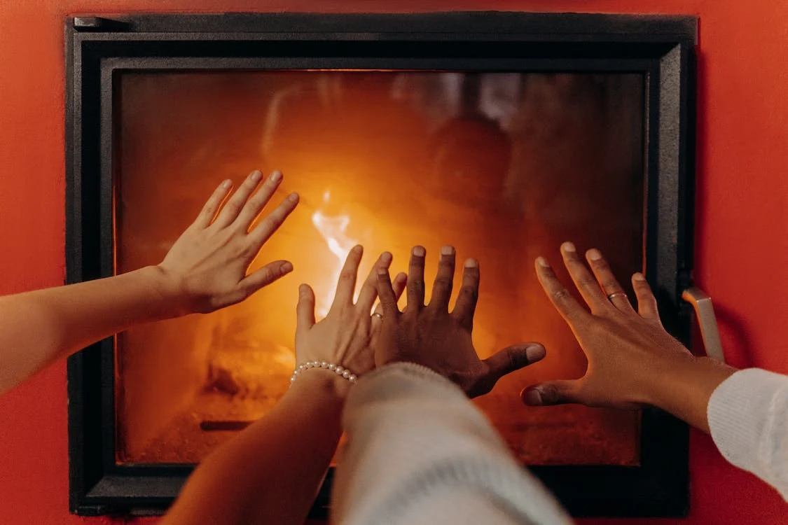 Θέρμανση: Τι συμφέρει περισσότερο μία τετραμελή οικογένεια για να ζεσταθεί – Αναλυτικά παραδείγματα (ΒΙΝΤΕΟ)