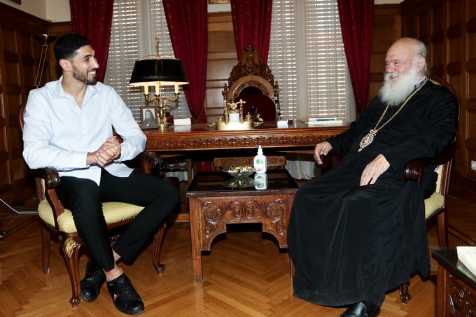 Ο Ενές Καντέρ, επικριτής του Ερντογάν, είδε τον Αρχιεπίσκοπο