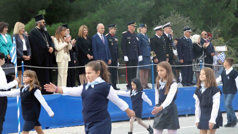 Με τιμή και υπερηφάνεια η κεντρική παρέλαση του Δήμου μας στην Περαία (ΦΩΤΟΡΕΠΟΡΤΑΖ)