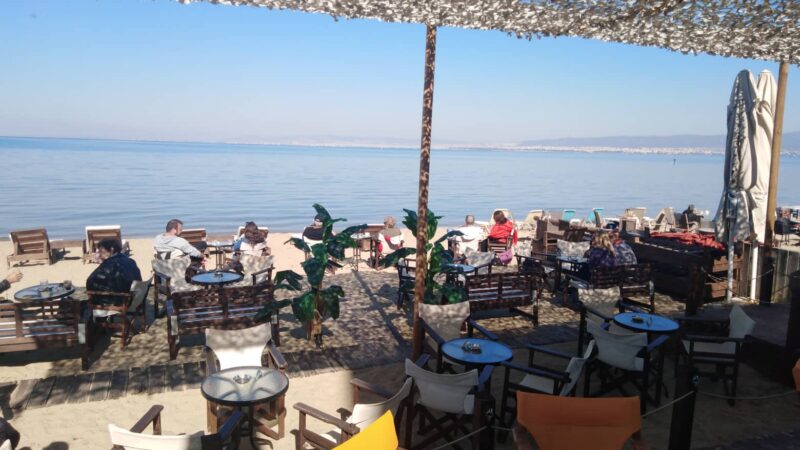 ΤΩΡΑ στην Περαία: Ηλιος, καφές, φαγητό και βόλτα (ΦΩΤΟ)