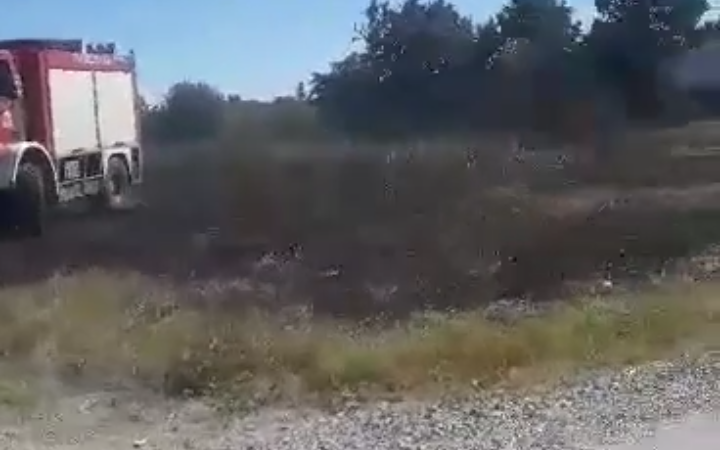 Φωτιά από τσιγάρο στο Μετόχι της Επανομής-Αμεση επέμβαση της Πυροσβεστικής (ΒΙΝΤΕΟ)
