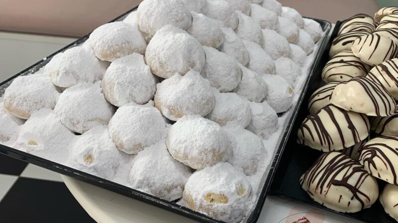 Η κορυφή των γλυκών στην Περαία έχει όνομα: Elenas patisserie!!!