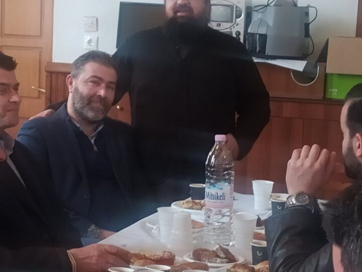 Επανομή: Δίπλα στο τραπέζι αγάπης του πατέρα Βησσαρίωνα ο Κώστας Πετρίδης (ΦΩΤΟΡΕΠΟΡΤΑΖ)