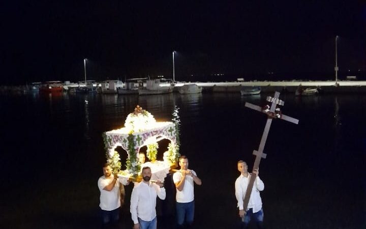 ΑΠΟΨΕ: Στη θάλασσα των Νέων Επιβατών ο Επιτάφιος-Δέηση για τα 100 χρόνια του τόπου
