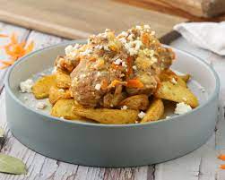 Η συνταγή της ημέρας: Mοσχαράκι λεμονάτο με πατάτες και φέτα (ΒΙΝΤΕΟ)