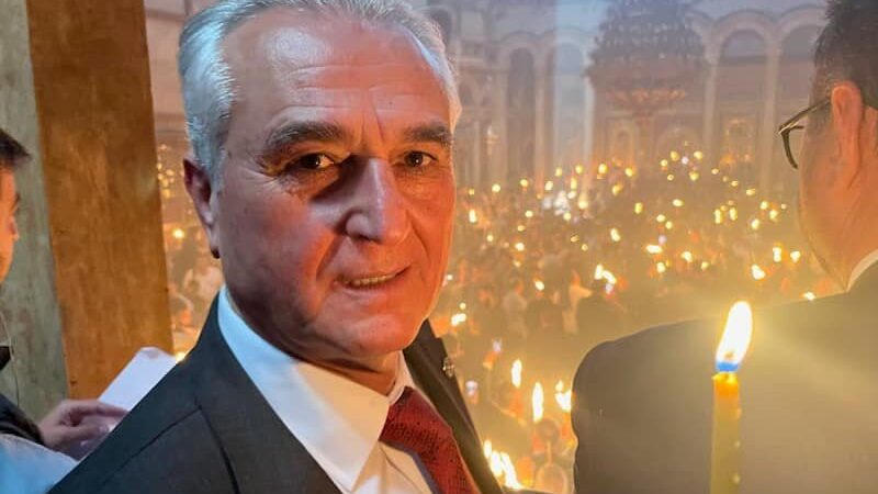 Ο Σάββας Αναστασιάδης μετέφερε το Αγιο Φως στην Ελλάδα-Συγκλονιστικές στιγμές (ΦΩΤΟ+ΒΙΝΤΕΟ)