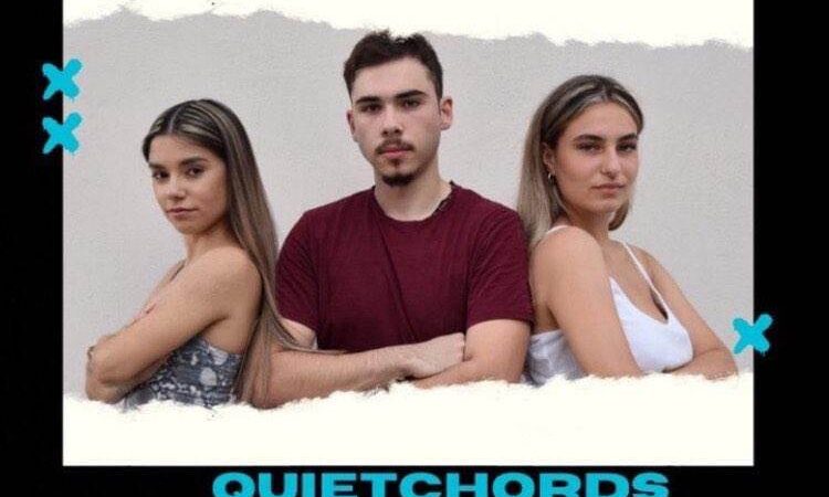 Ωραία Σαββατιάτικη βραδιά απόψε στον “Μάκη” με live δίπλα στη θάλασσα…