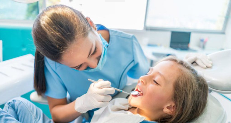 Dentist pass για παιδιά: Νέοι δικαιούχοι – Tι καλύπτει το πρόγραμμα & η διαδικασία των αιτήσεων (ΒΙΝΤΕΟ)