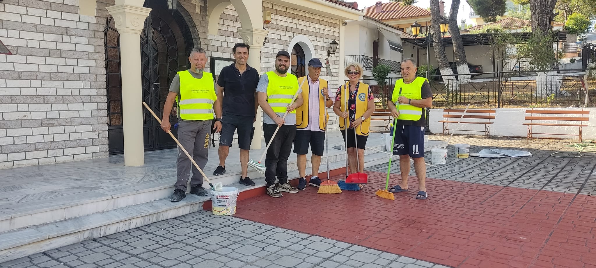 Καλλωπίστηκε από εθελοντές ο Ιερός Ναός Μεταμόρφωσης του Σωτήρος