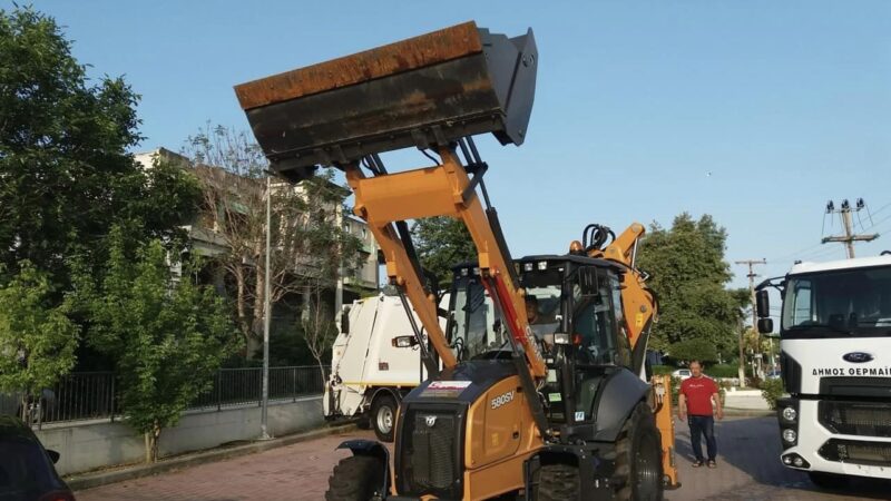 Ακόμη δύο καινούργια μηχανήματα έργου από σήμερα στις υπηρεσίες του Δήμου μας